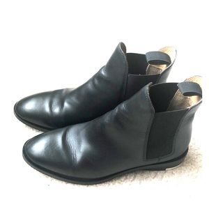 Everlane Chelsea Boot